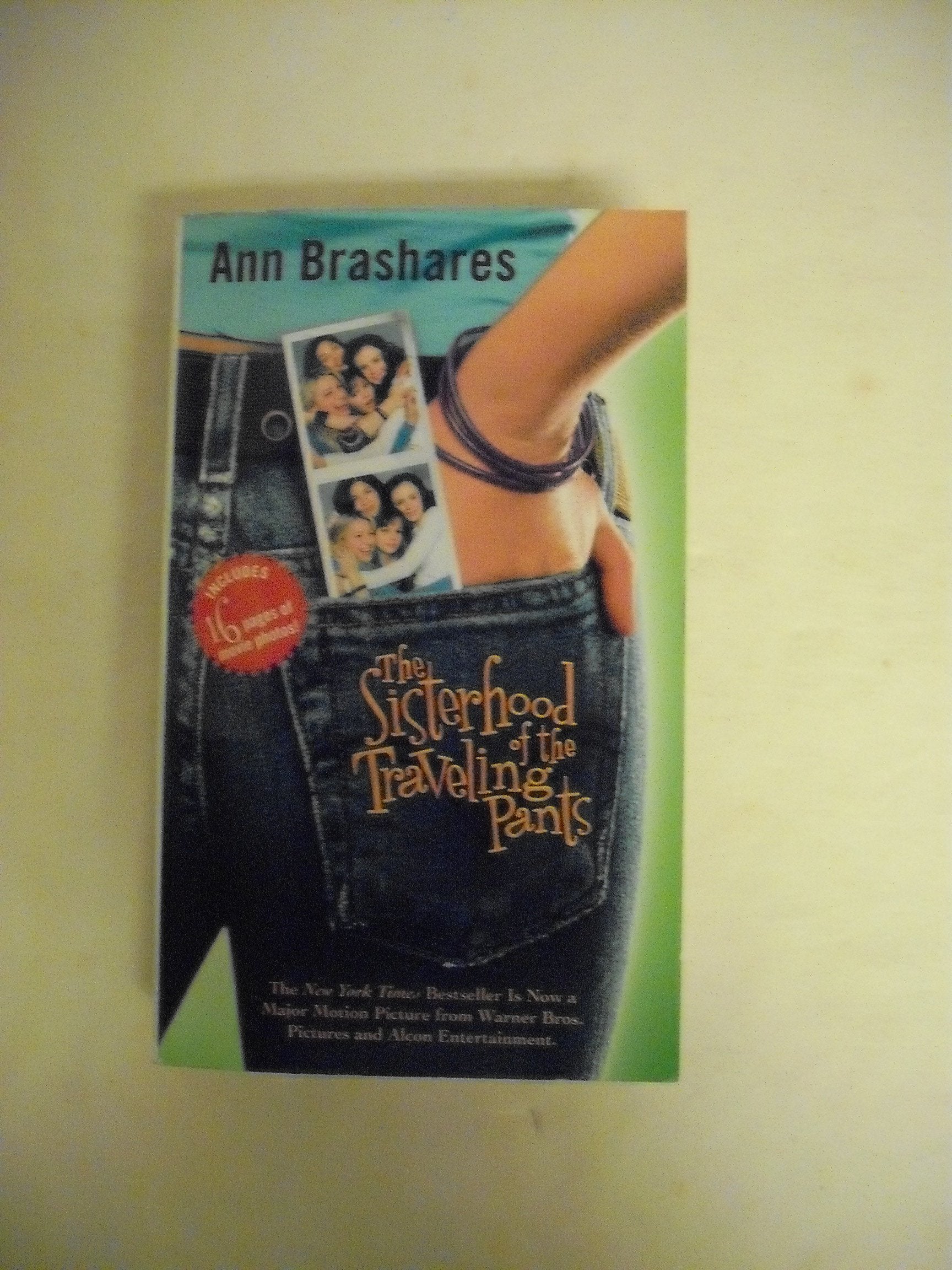 Sisterhood of the Traveling Pants (Sisterhood of Traveling Pants, Book 1)