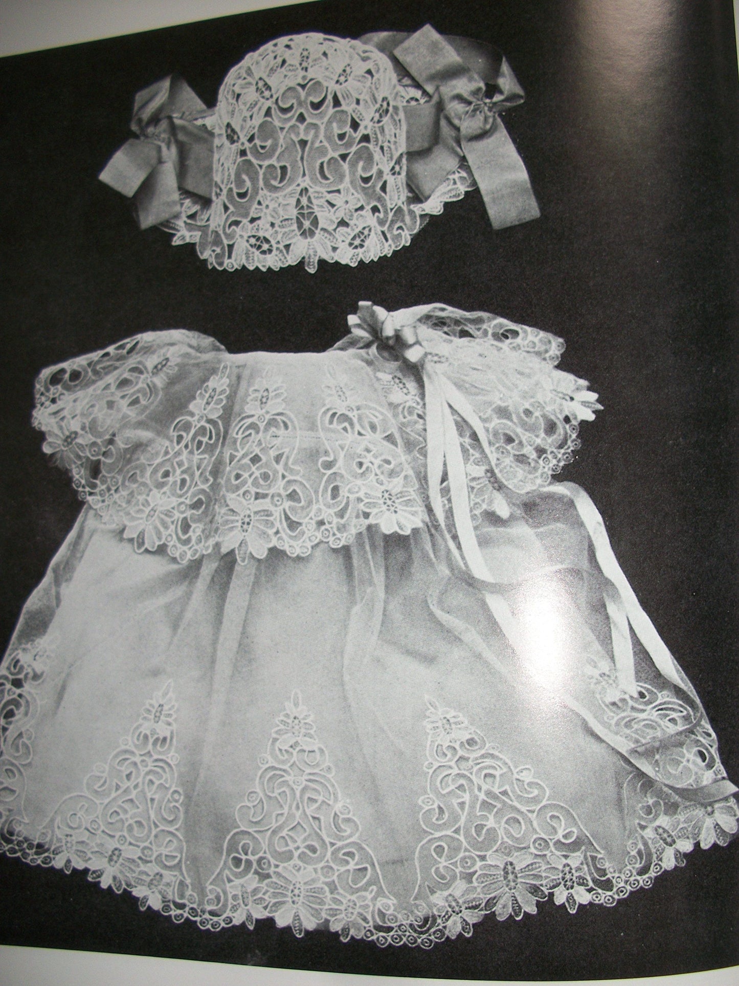 Singer Instructions for Art Embroidery and Lace Work