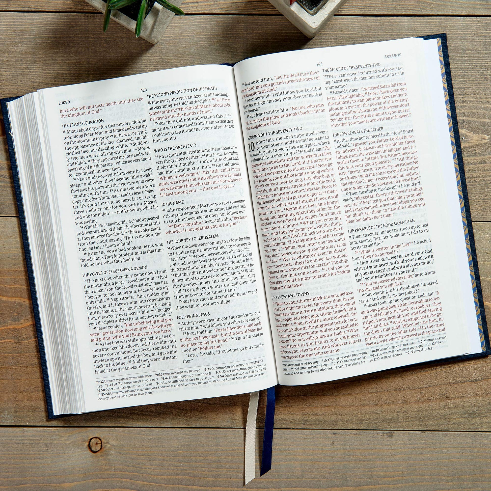 CSB Ultrathin Bible, Navy Cloth Over Board