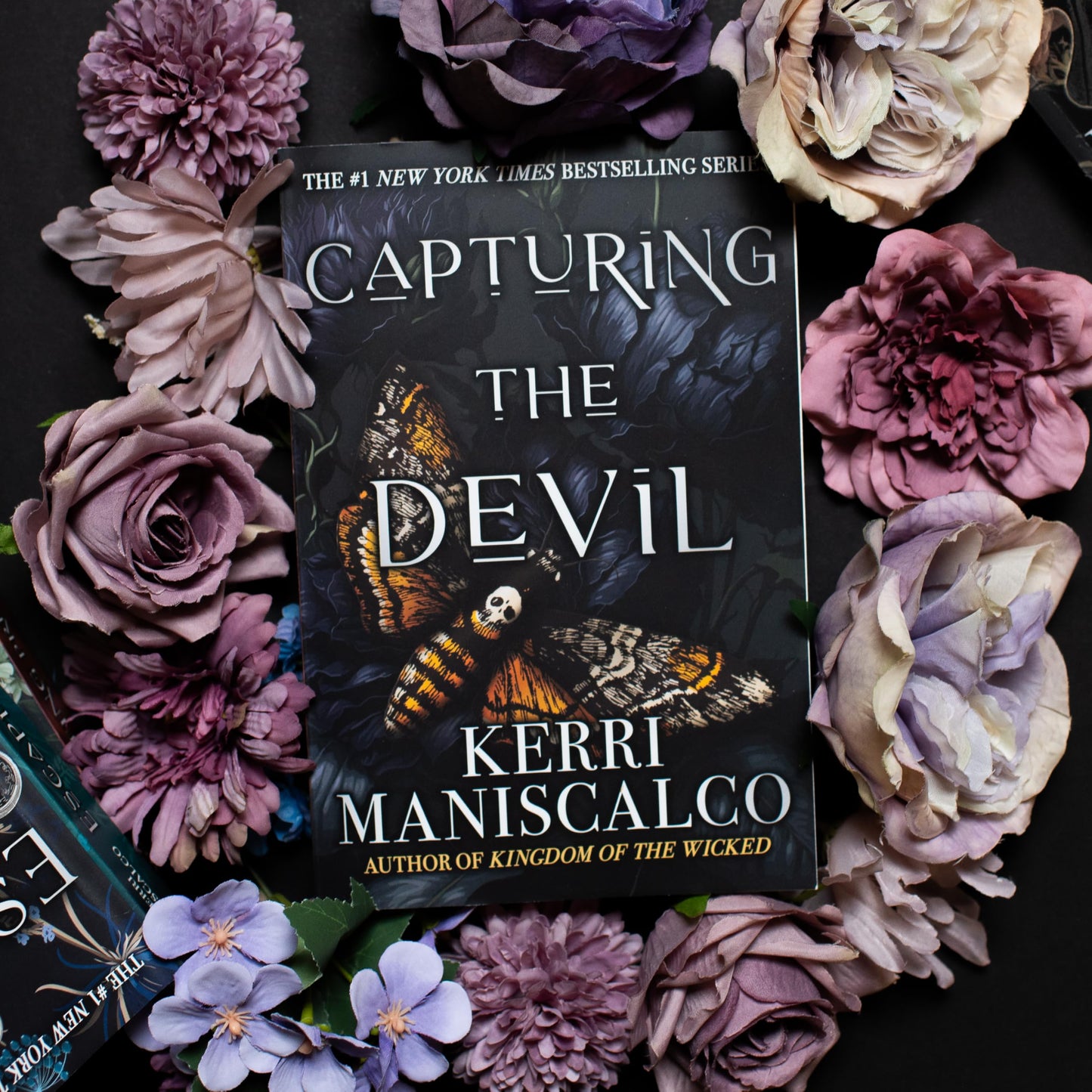 Capturing the Devil (Stalking Jack the Ripper, 4)