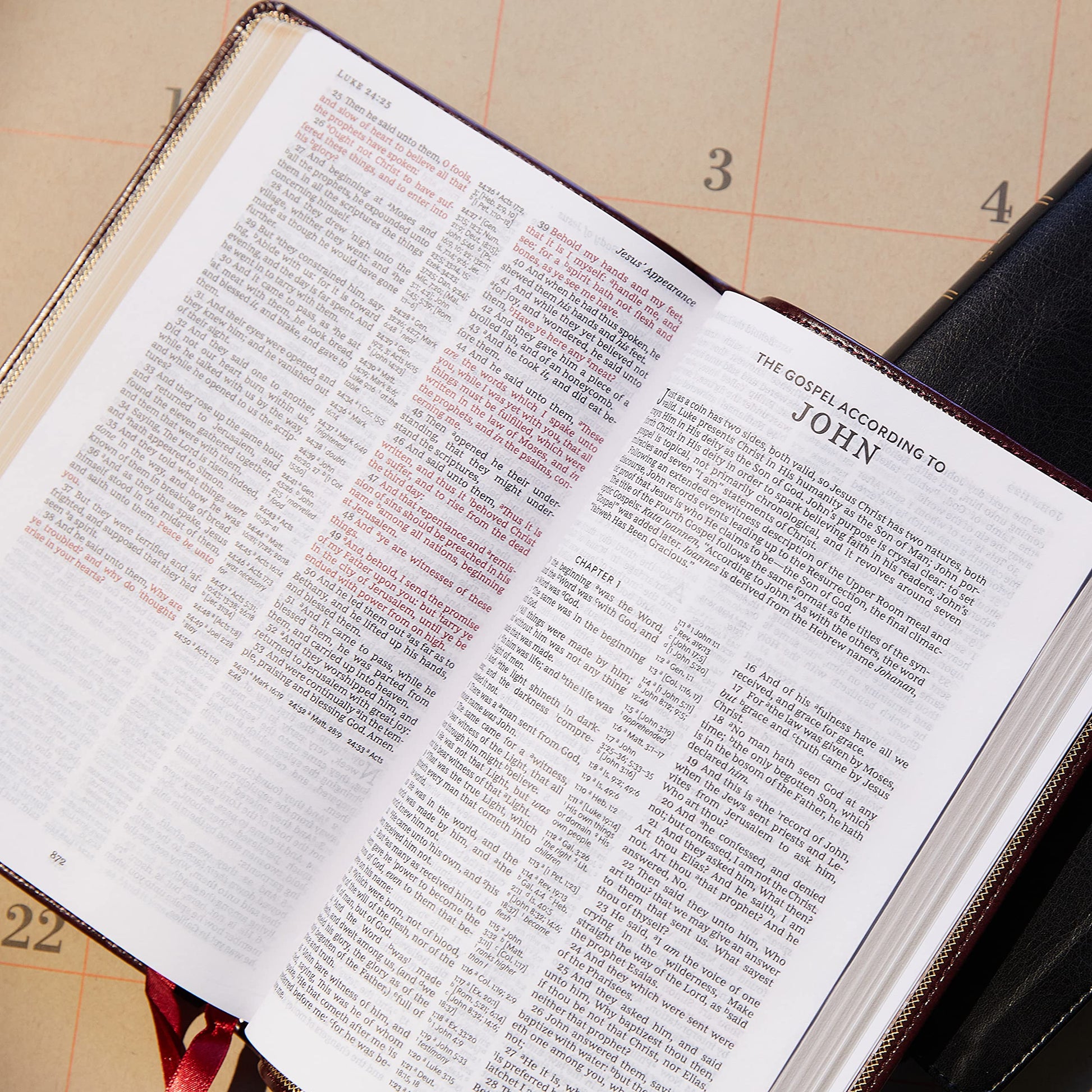 KJV Holy Bible: Thinline with Cross References, Black Bonded Leather, Red Letter, Comfort Print: King James Version
