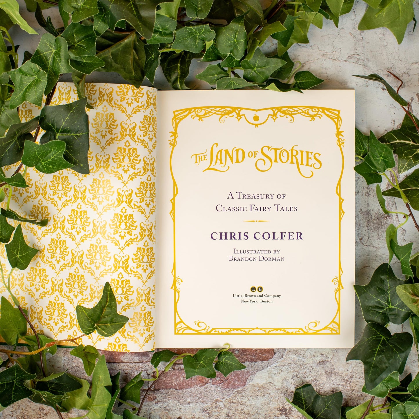 The Land of Stories: A Treasury of Classic Fairy Tales
