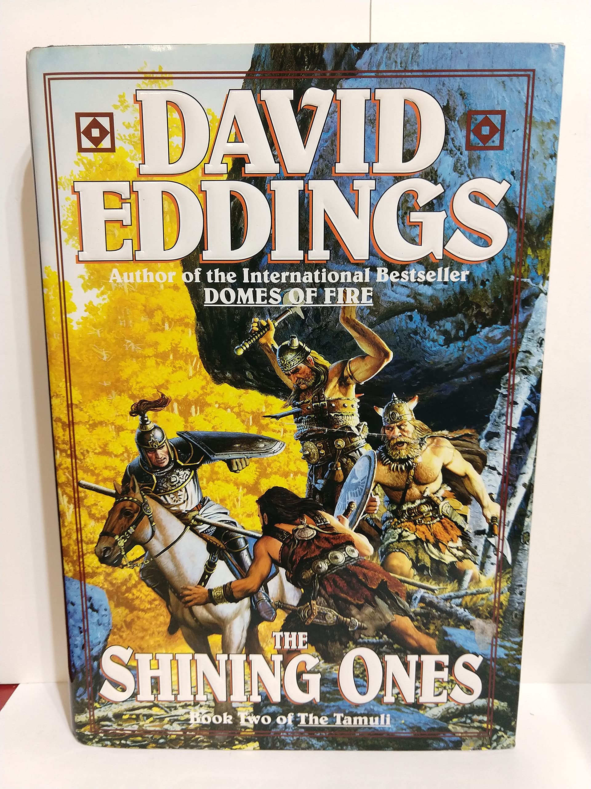 The Shining Ones (Tamuli, Book 2)