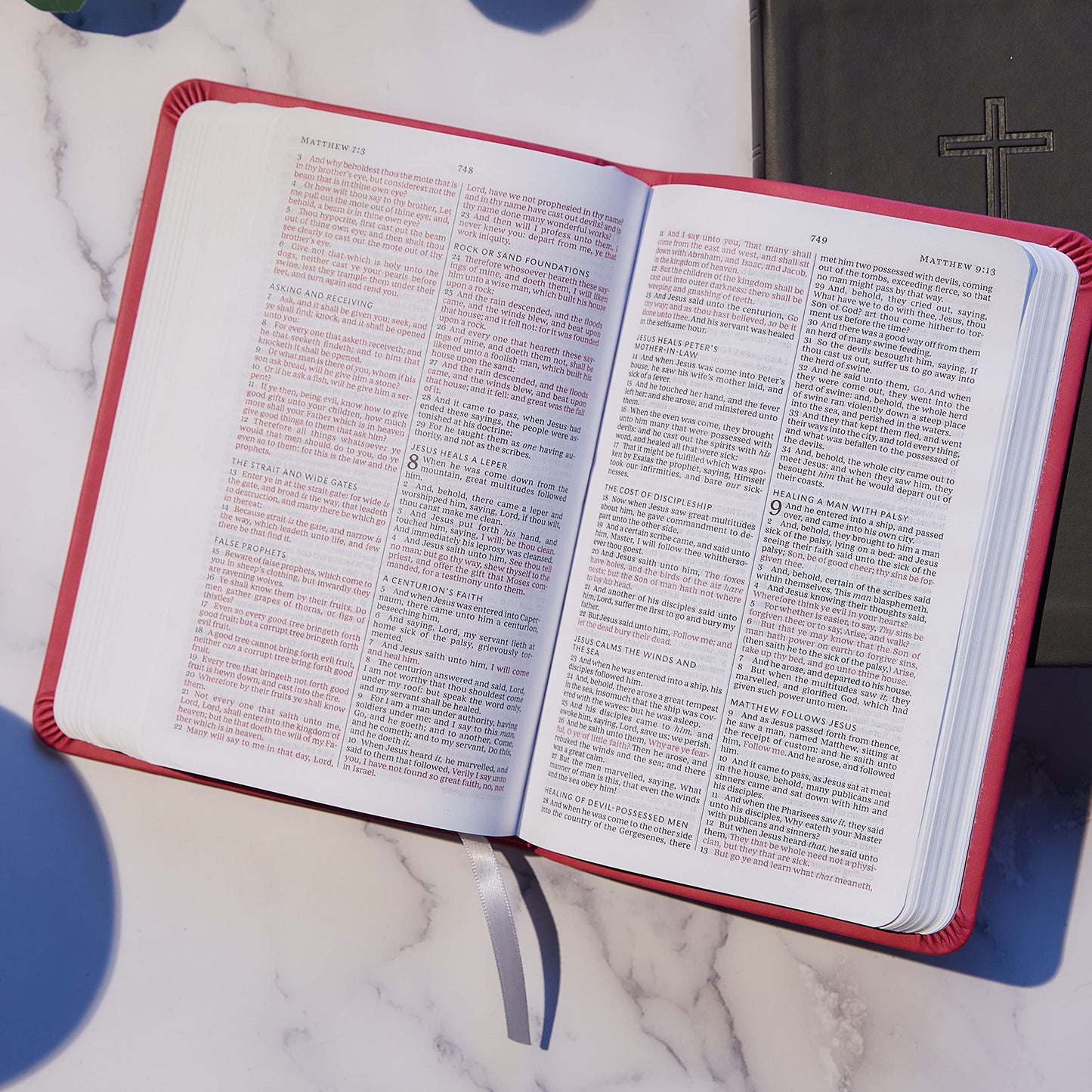 KJV Holy Bible: Value Compact Thinline, Black Leathersoft, Red Letter, Comfort Print: King James Version