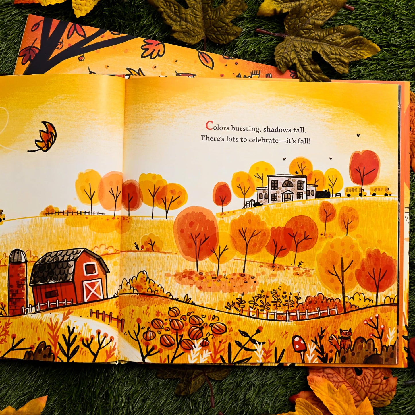 It's Fall! (Celebrate the Seasons, 1)