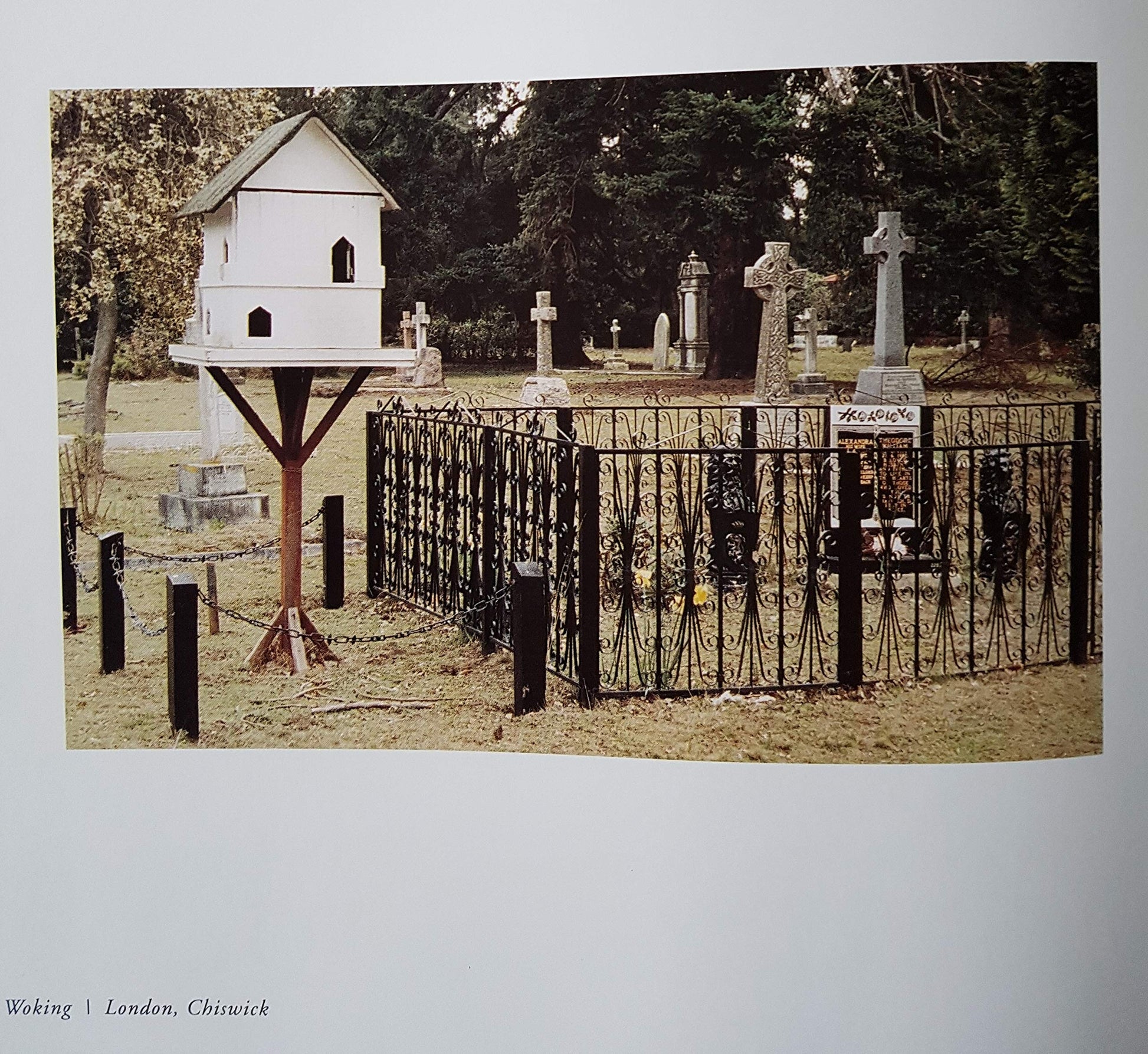 Beautiful Death: The Art of the Cemetery (Penguin Studio Books)