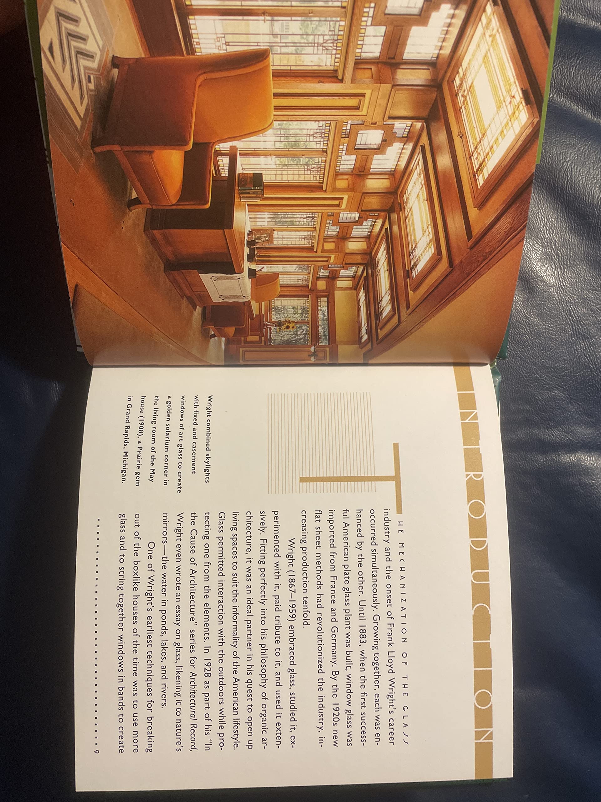 Frank Lloyd Wright's Glass Designs (Wright at a Glance)