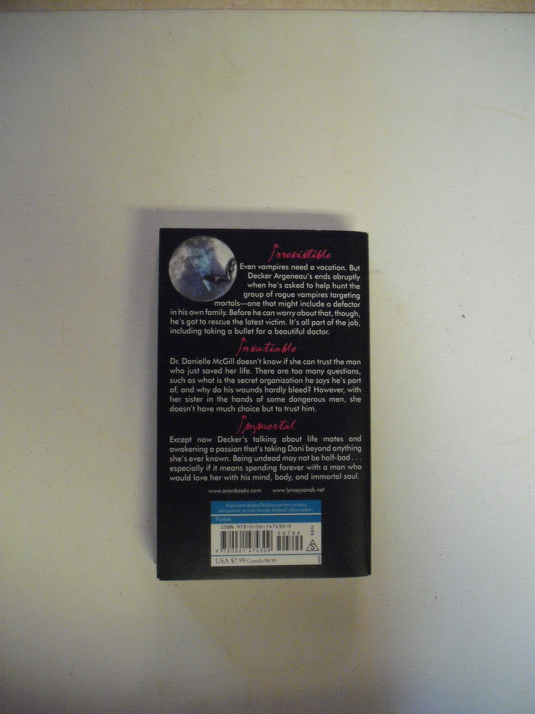 The Immortal Hunter: A Rogue Hunter Novel (Argeneau Vampire, 11)