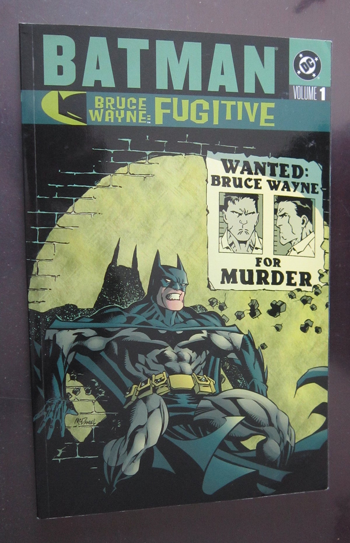 Batman 1: Batman Bruce Wayne : Fugitive