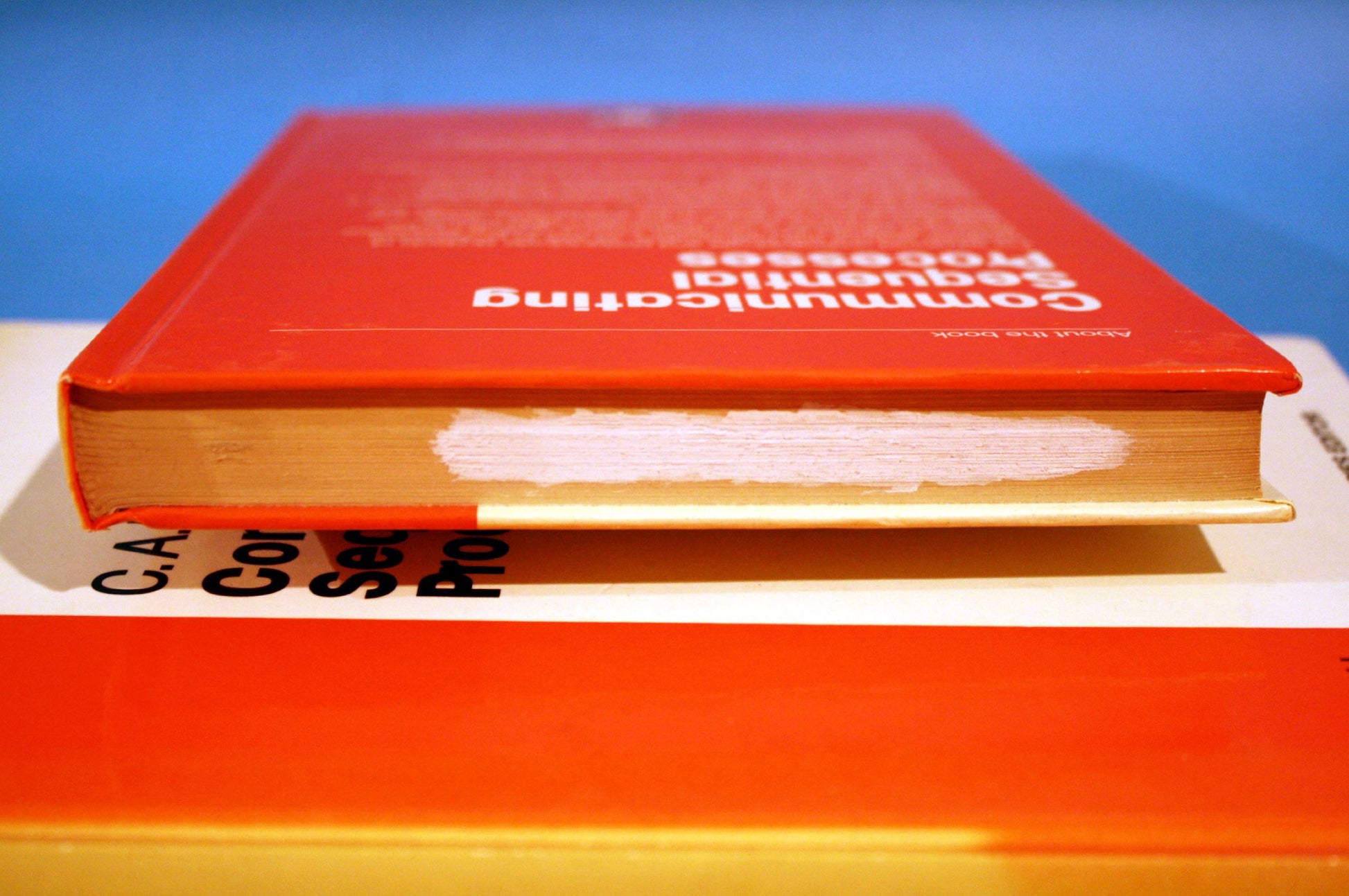 Communicating sequential processes (Prentice-Hall International series in computer science)