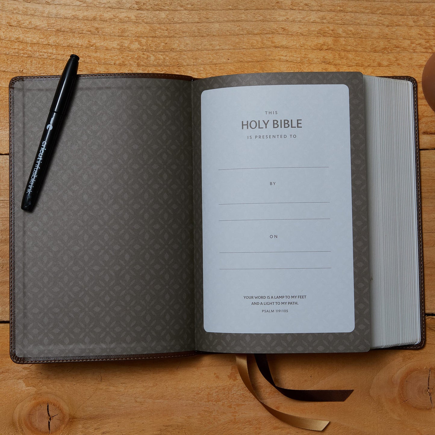NKJV, Single-Column Wide-Margin Reference Bible, Leathersoft, Brown, Red Letter, Comfort Print: Holy Bible, New King James Version