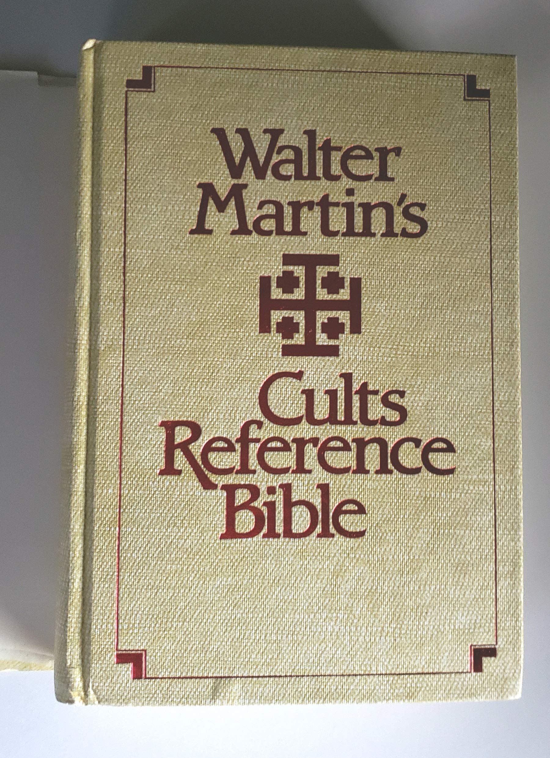 Walter Martins Cults Reference Bible: King James Version with Reference Notes, Topical Index, Bibliography, A Guide to the Major Cults