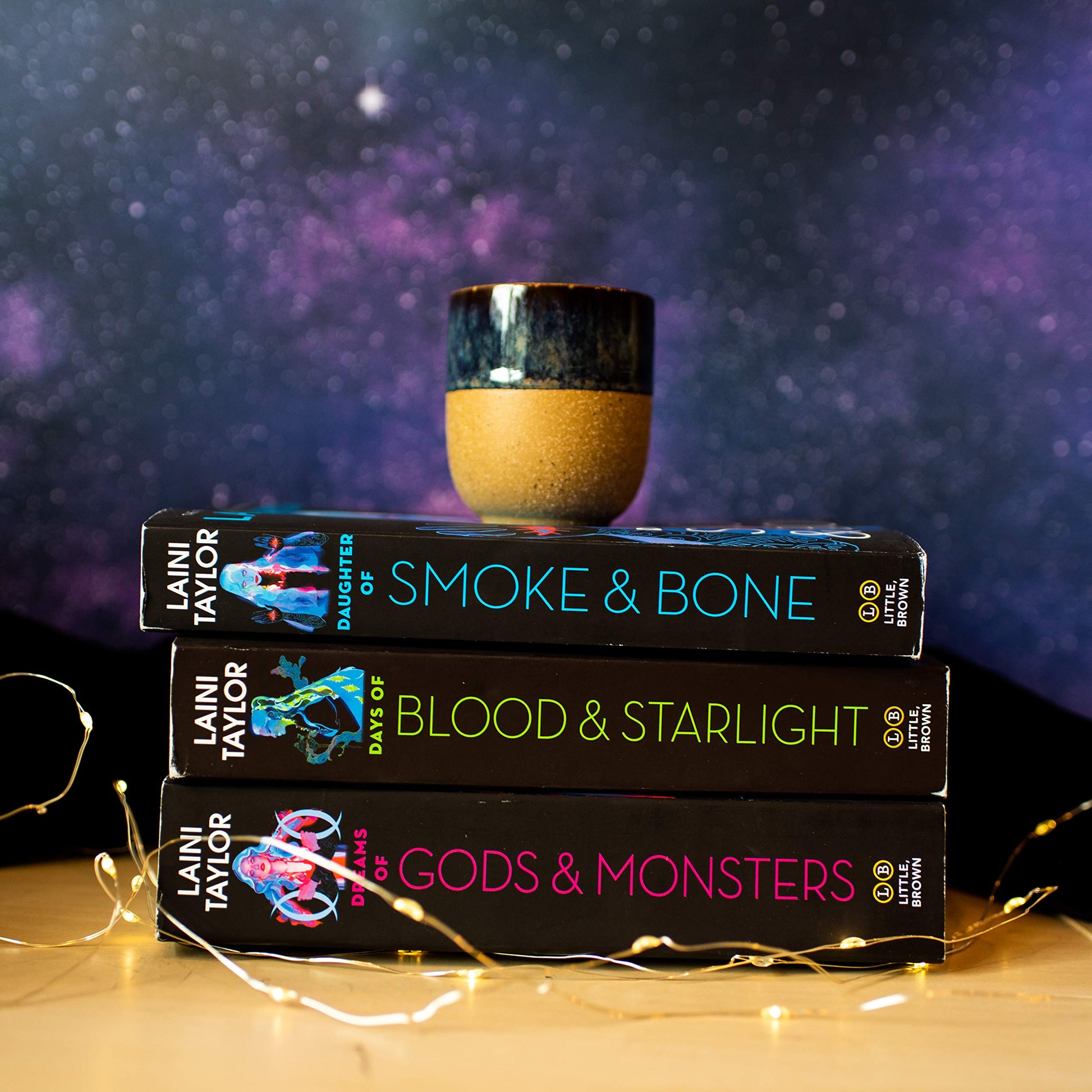 Daughter of Smoke & Bone (Daughter of Smoke & Bone, 1)
