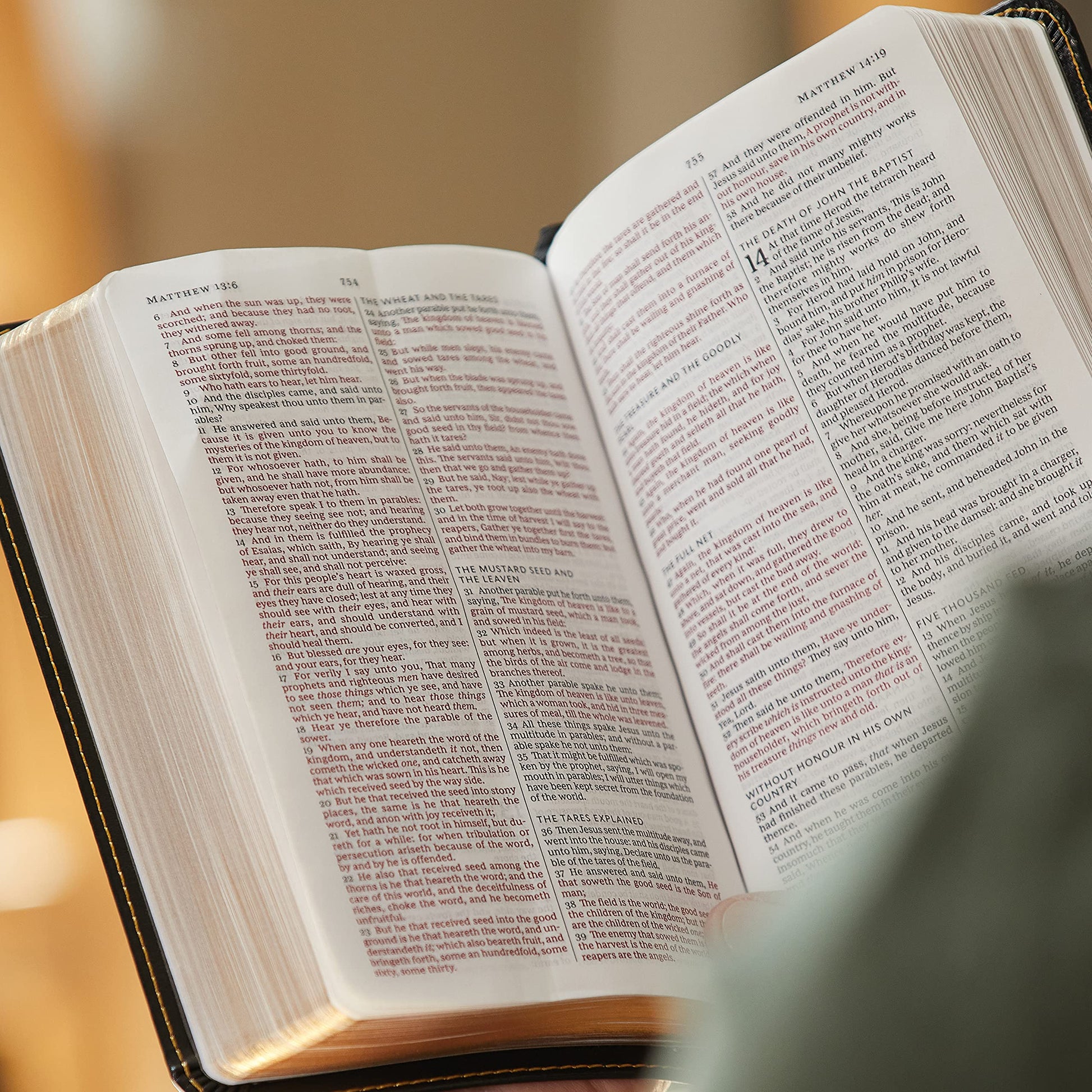 KJV Holy Bible: Value Compact Thinline, Black Leathersoft, Red Letter, Comfort Print: King James Version