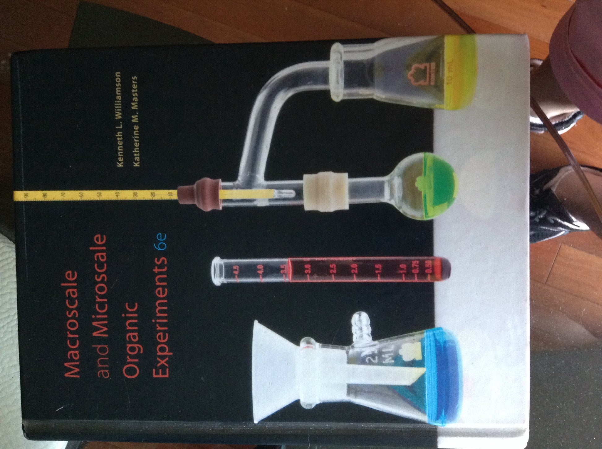 Macroscale and Microscale Organic Experiments (Available Titles CourseMate)