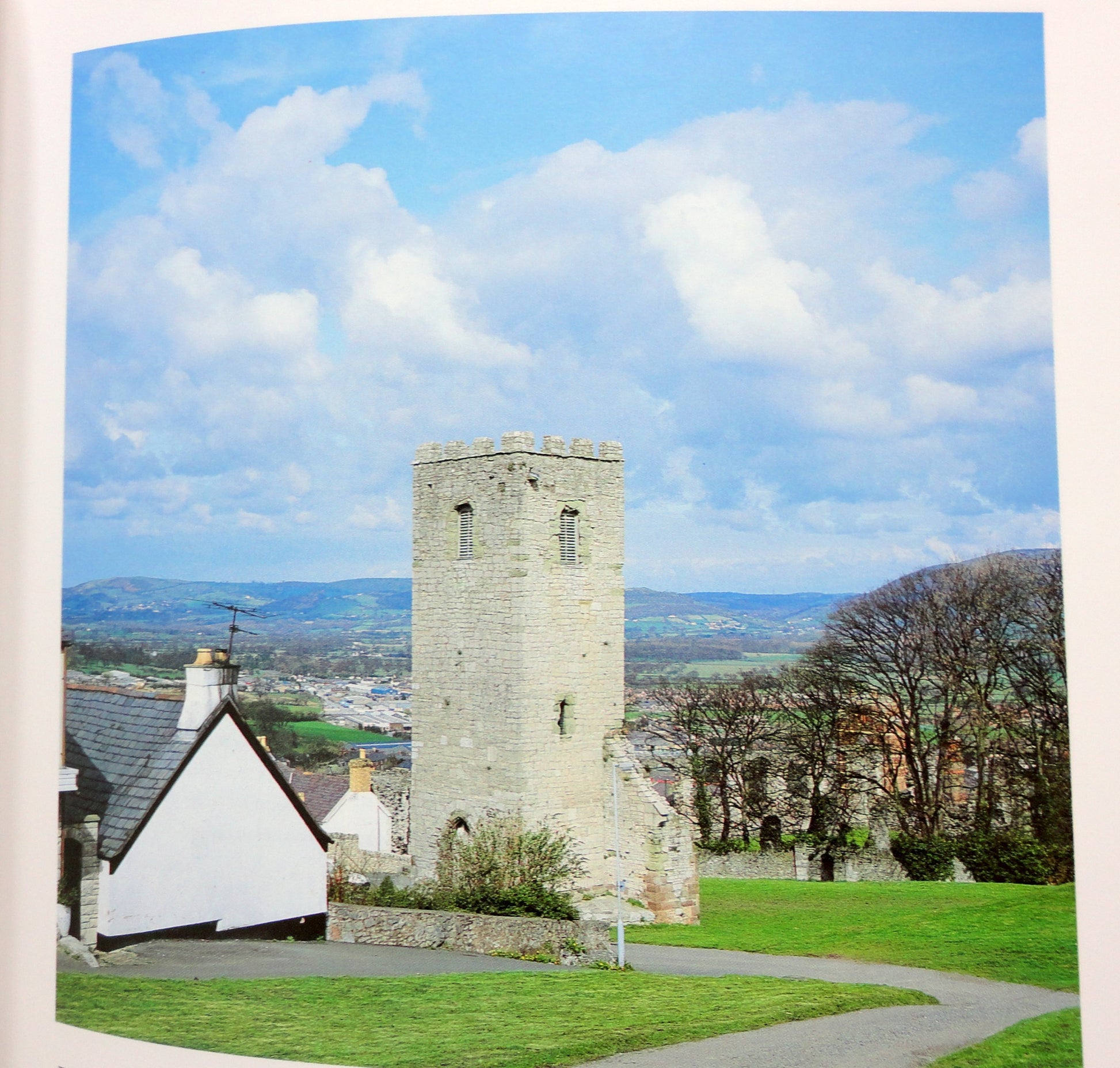 Strongholds and Sanctuaries: The Borderland of England and Wales