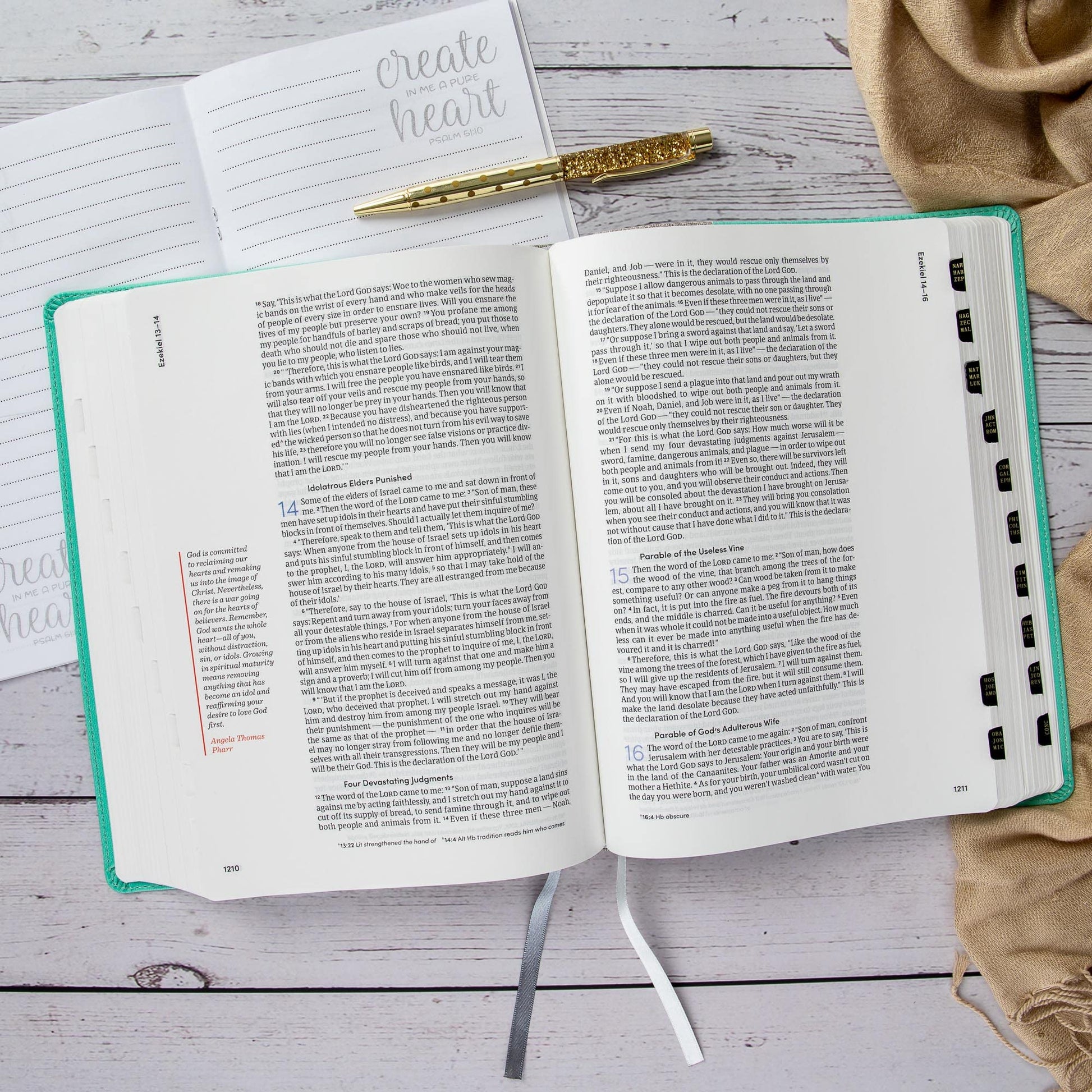 CSB Lifeway Women's Bible, Gray/Mint LeatherTouch, Indexed, Black Letter, Single-Column, Wide-Margins, Devotions, Articles, Word Studies, Character Profiles, Easy-to-Read Bible Serif Type