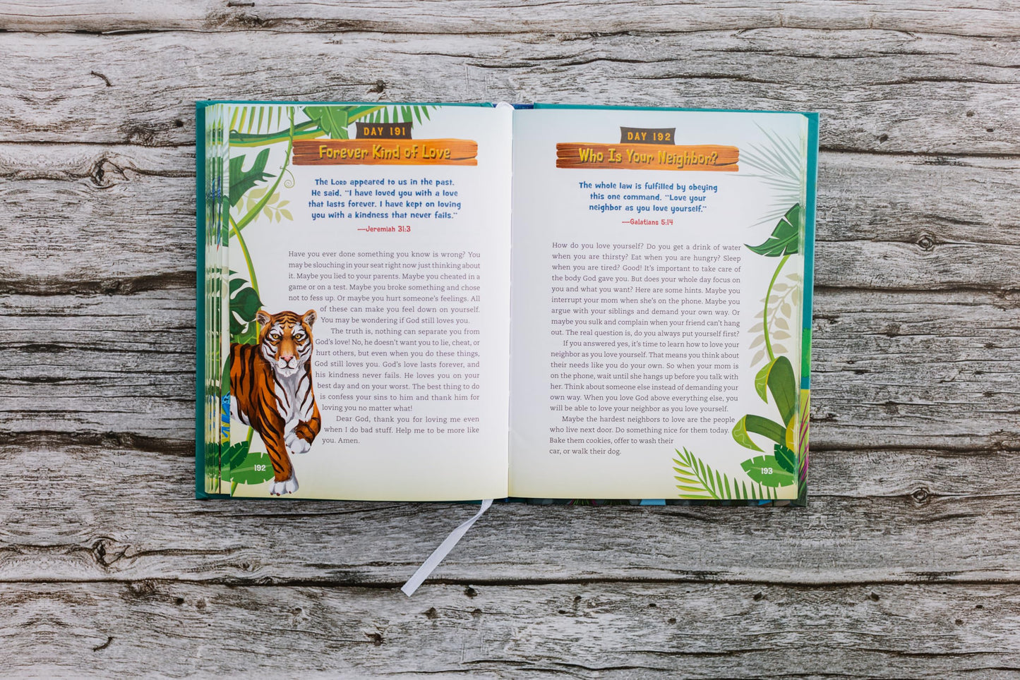 Adventure Bible Daily Devotional for Kids: A 365-Day Guide to Understanding the Bible