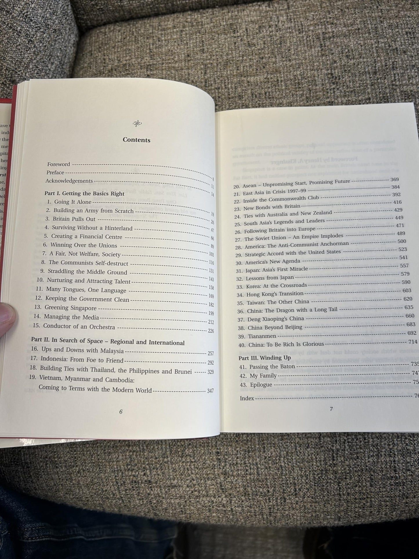 The Singapore Story: Memoirs of Lee Kuan Yew, Vol. 2: From T