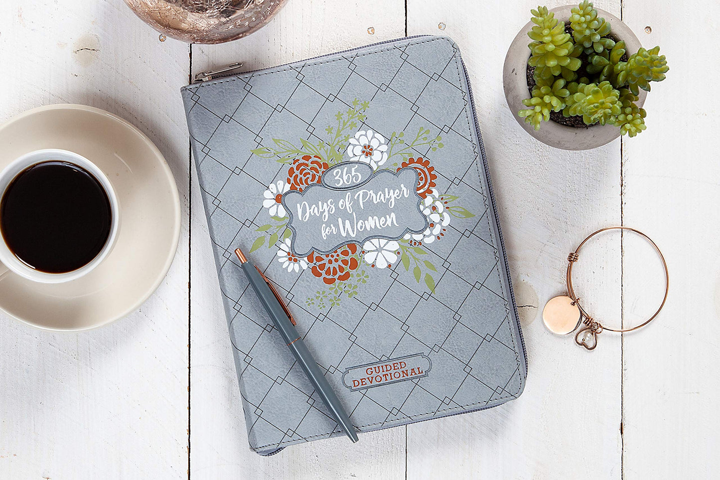 365 Days of Prayer for Women Ziparound Devotional (Faux Leather) - Guided Prayers and Devotions for Women, Perfect Gift for Holidays, Birthdays, and More