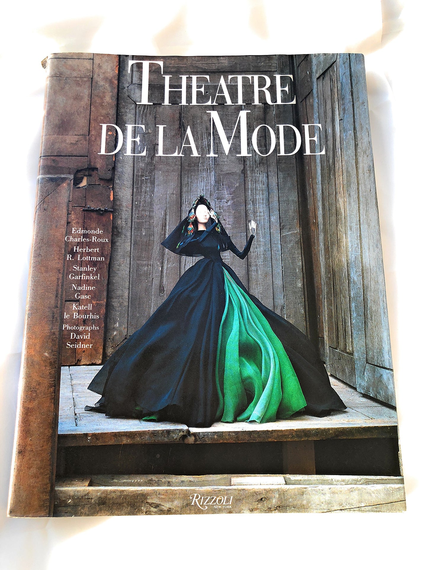 Thétre De La Mode by Edmonde Charles-Roux