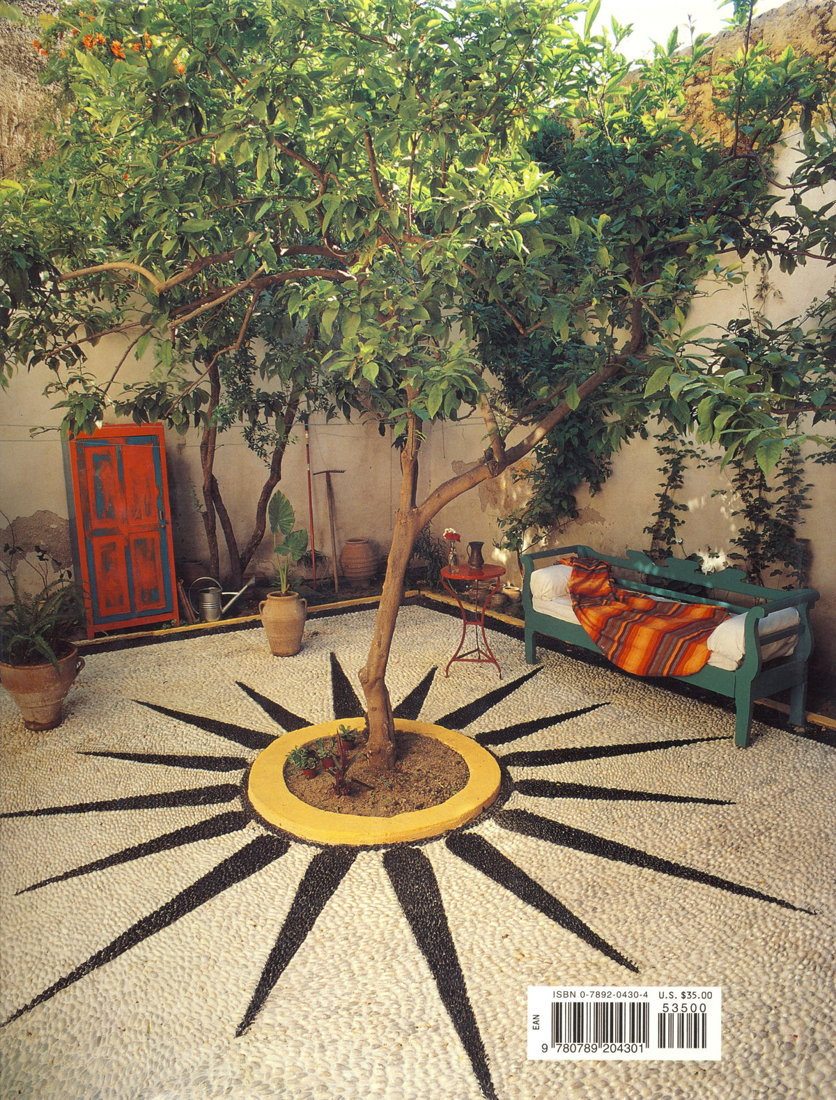 Mediterranean Style: Relaxed Living Inspired by Strong Colors and Natural Materials