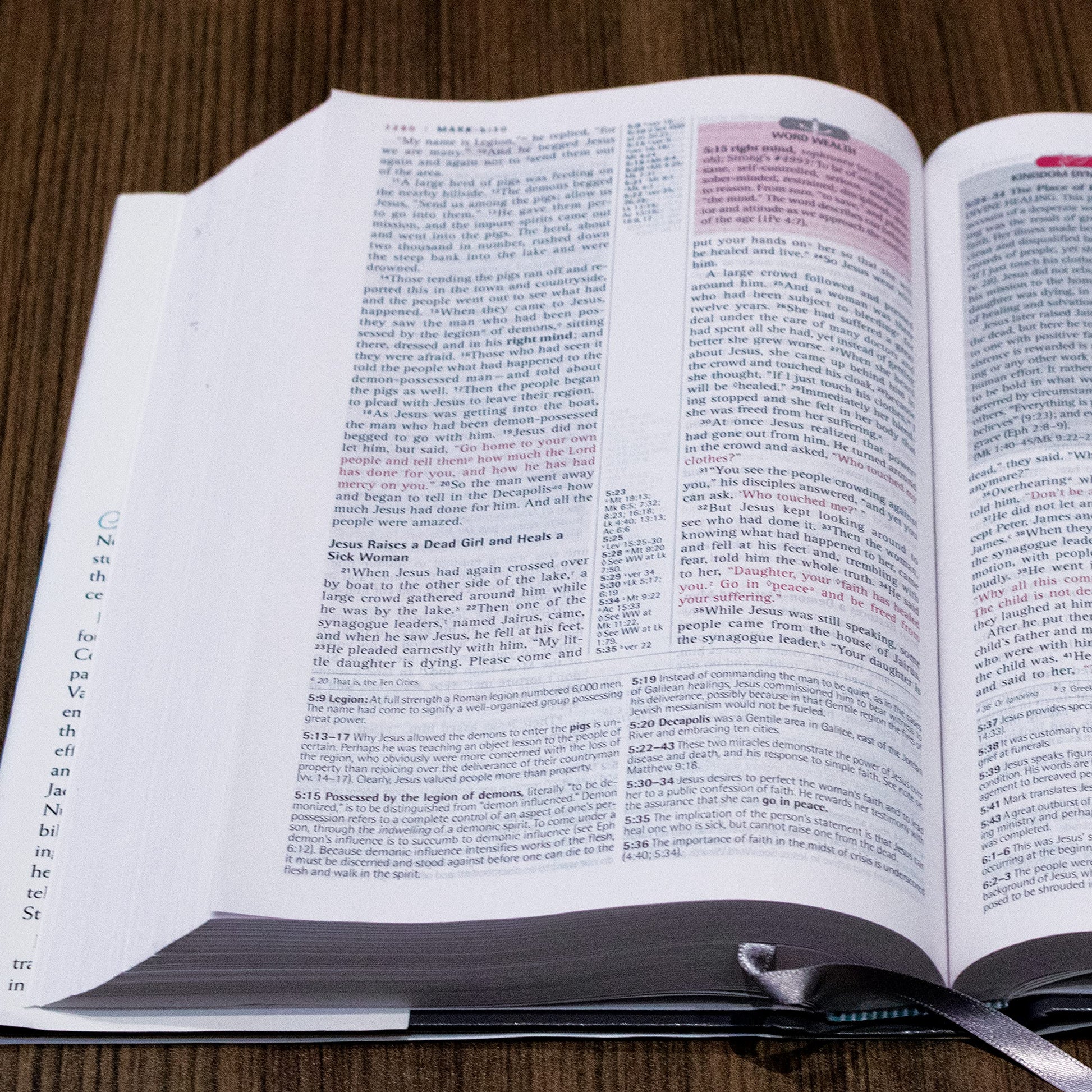 New Spirit Filled Life Bible: Kingdom Equipping Through the Power of the Word