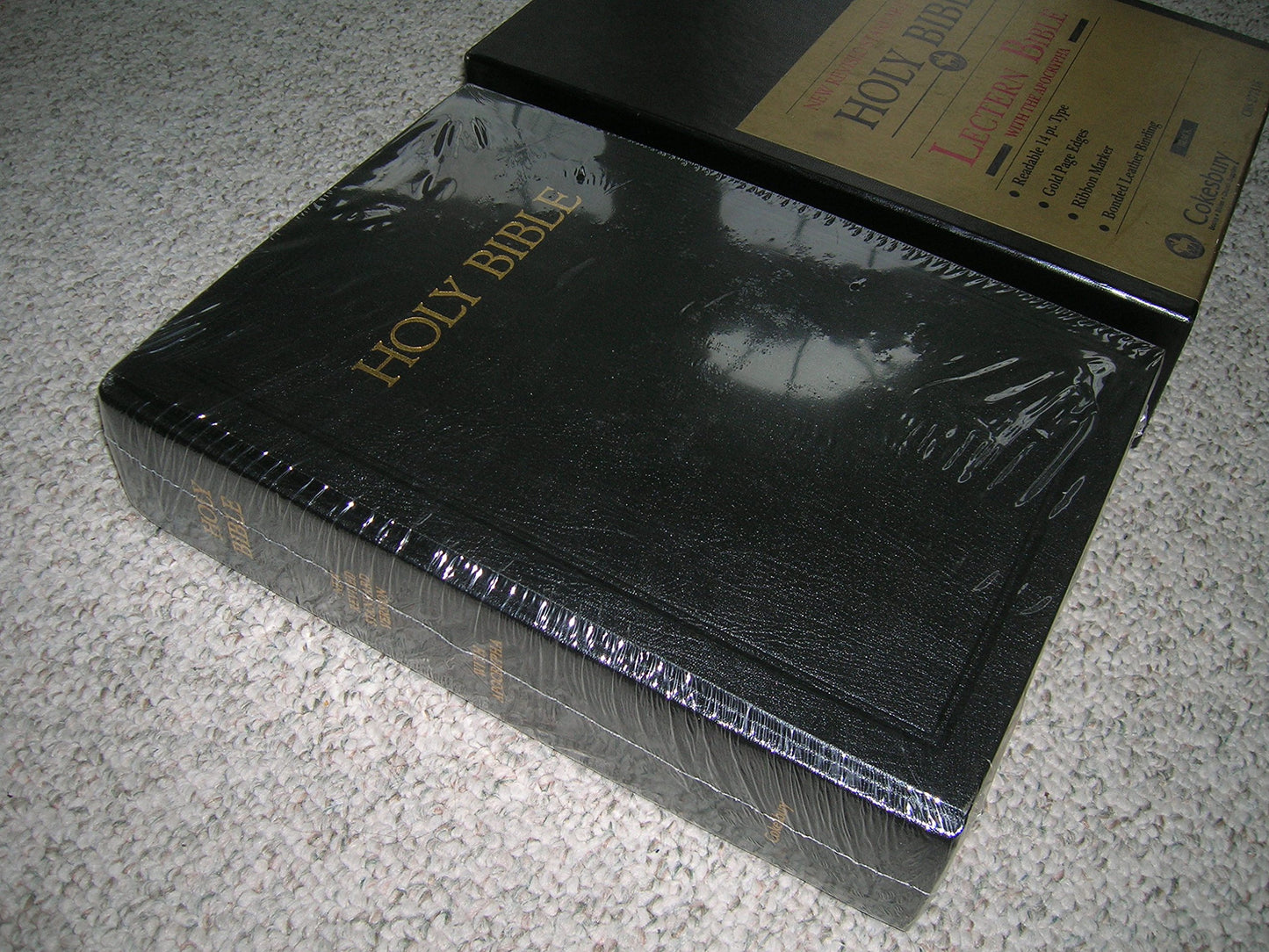 NRSV Lectern Bible with Apocrypha, Black Goatskin Leather over Boards, NR936:TAB Black Goatskin Leather Anglicized Edition