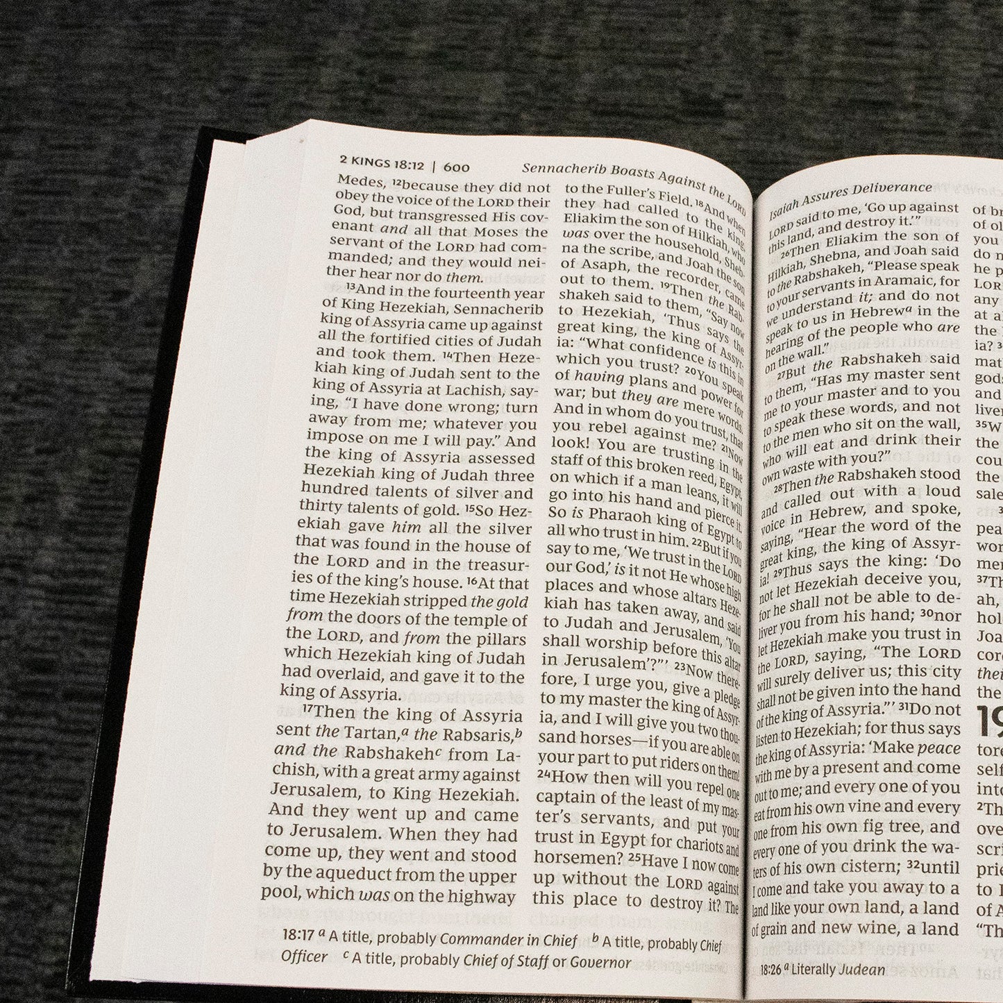 NKJV, Pew Bible, Large Print, Hardcover, Black, Red Letter, Comfort Print: Holy Bible, New King James Version
