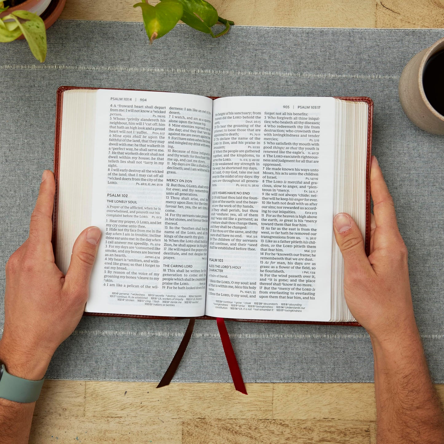 KJV Personal Size Large Print End-of-Verse Reference Bible, Black Leathersoft, Red Letter, Comfort Print